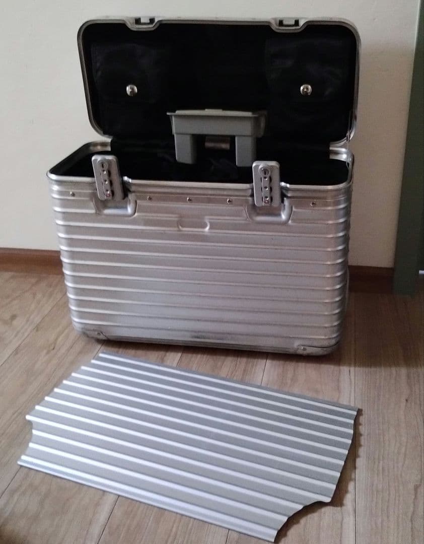 ◎希少★廃盤★RIMOWAリモワ★パイロットトロリー★TSAロック2輪