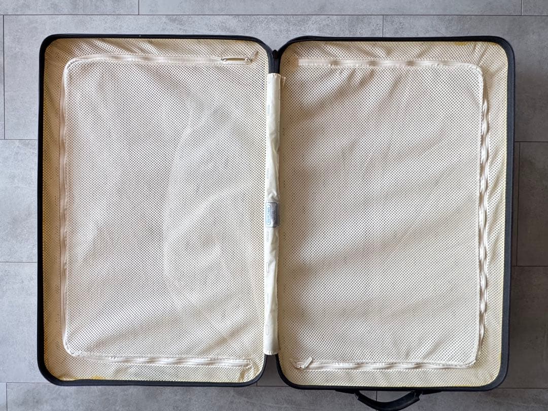 RIMOWA リモワ サルサエアー 4輪 ホワイト 84リッター