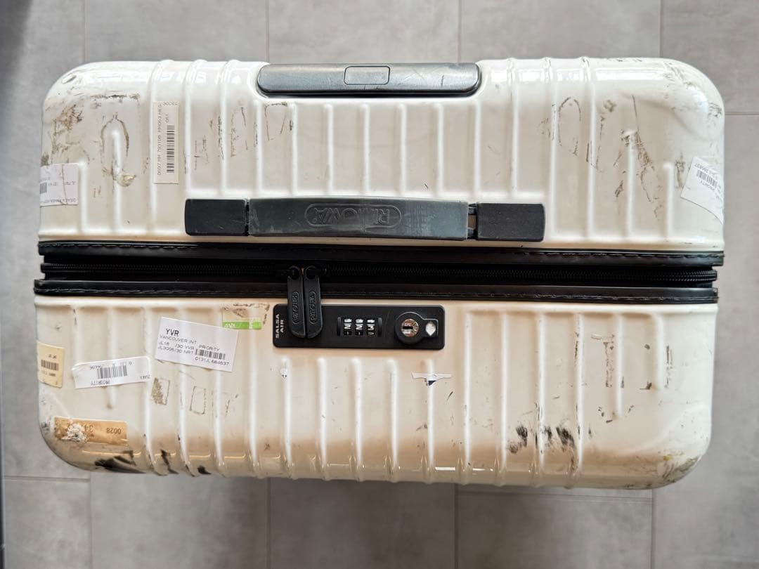 RIMOWA リモワ サルサエアー 4輪 ホワイト 84リッター