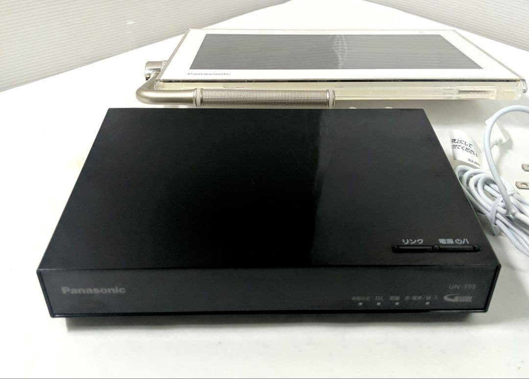 Panasonic UN-15E5D パナソニック ポーダブルデジタルテレビ
