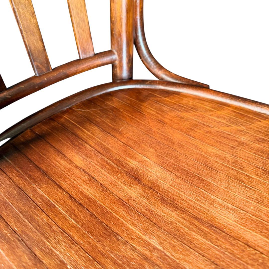 HR780 【マイナスネジ多用】　古いベントウッドチェア