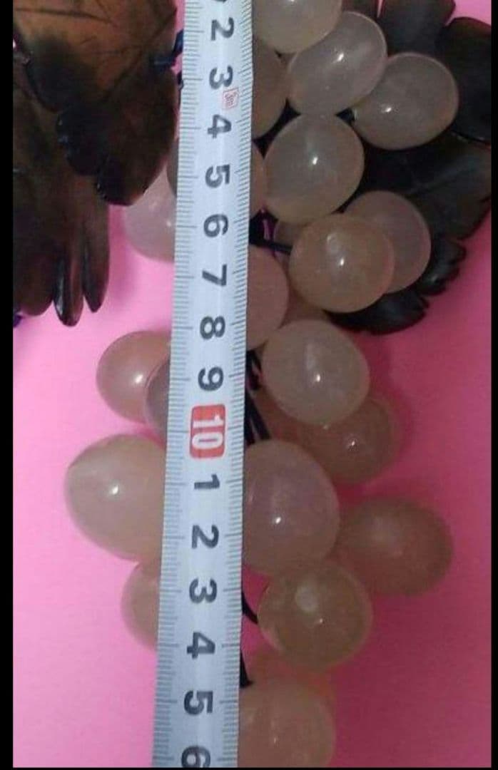 ガラス細工の葡萄のオブジェです