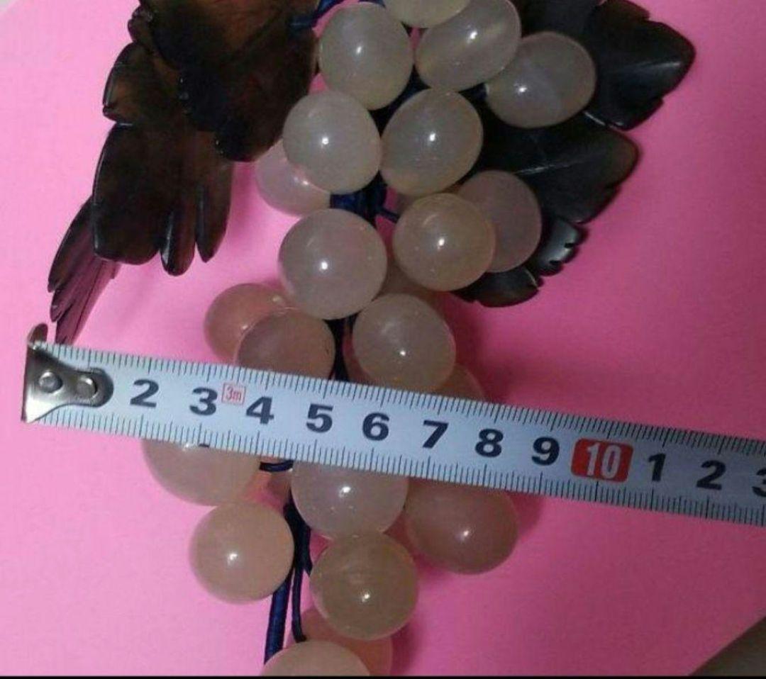 ガラス細工の葡萄のオブジェです