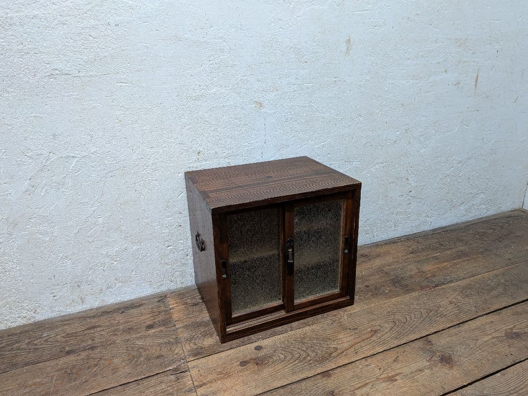 1111 アンティーク　ダイヤガラスのキャビネット　飾り棚　ケース　古家具レトロ