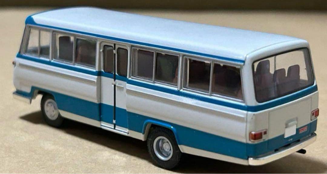 トミカリミテッドヴィンテージネオ ニッサン シビリアン