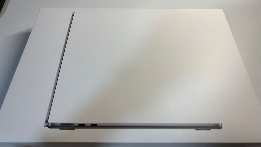 Apple Macbook Air M2 256/8GB 箱有
