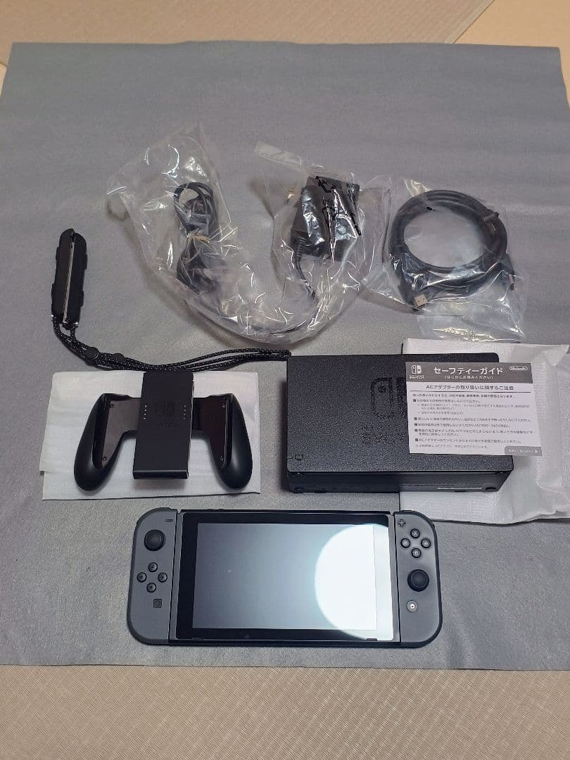Nintendo Switch グレー　本体初期化済み　美品　箱付き完品