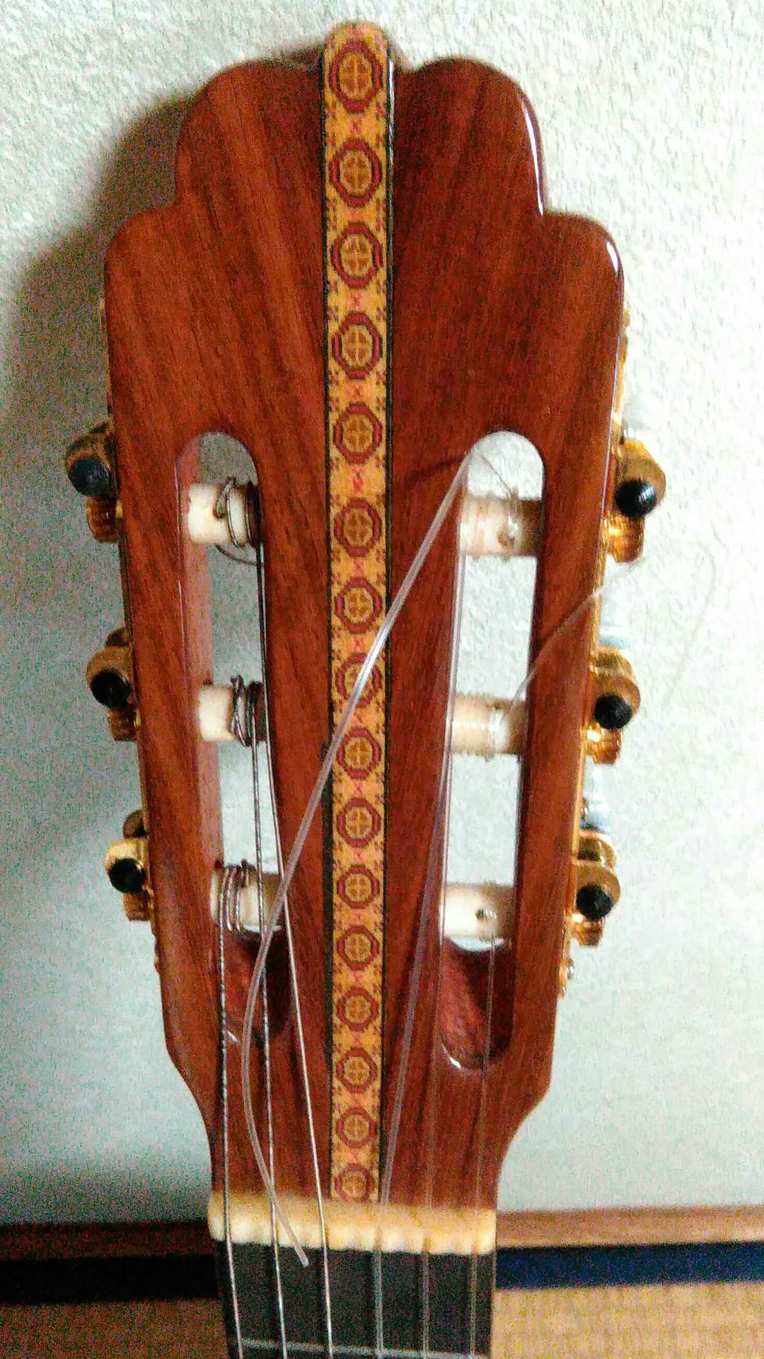 輸入クラシックギター・フェルナンデス