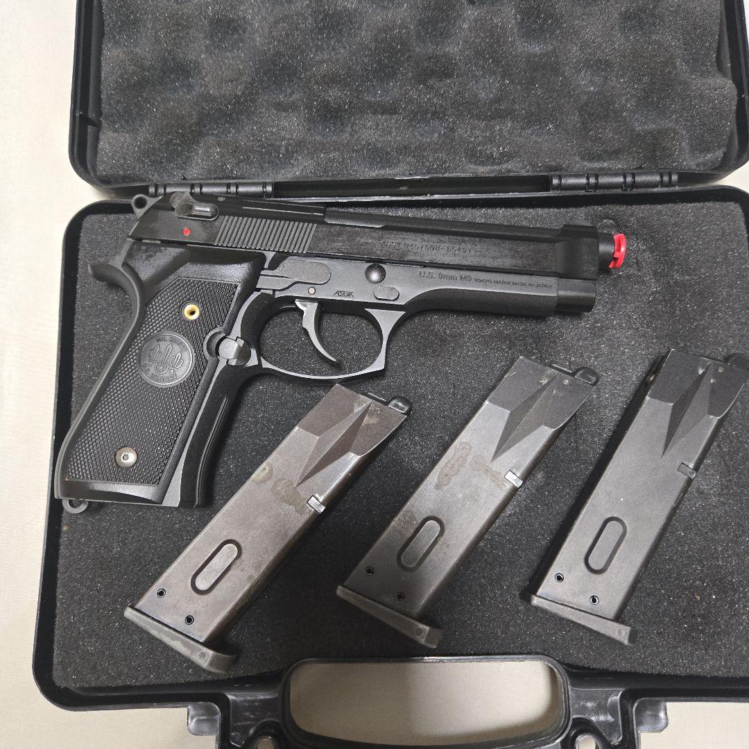 M9 ガスガン マガジン3本付き ブラック