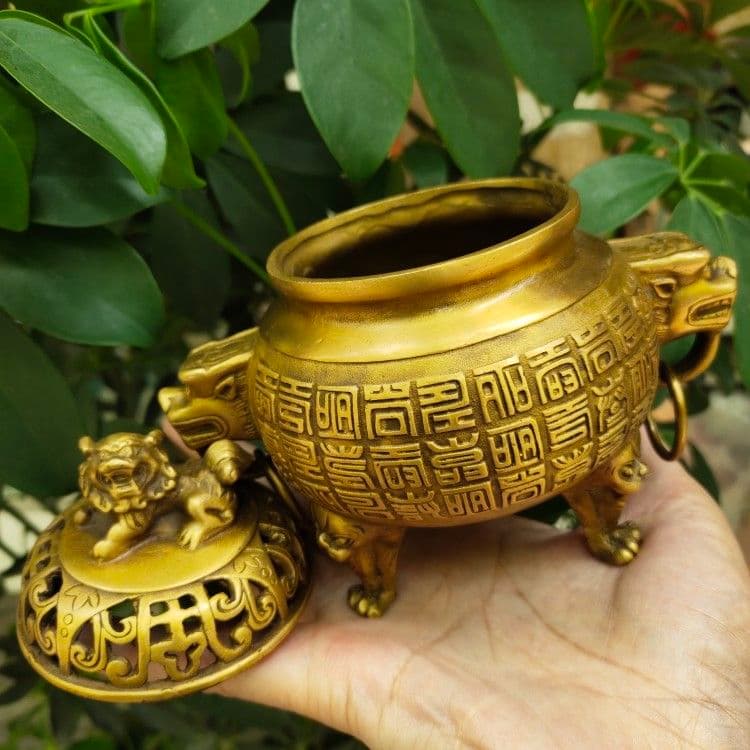 ライオンの炉です 銅製 工芸品 美術品 置物