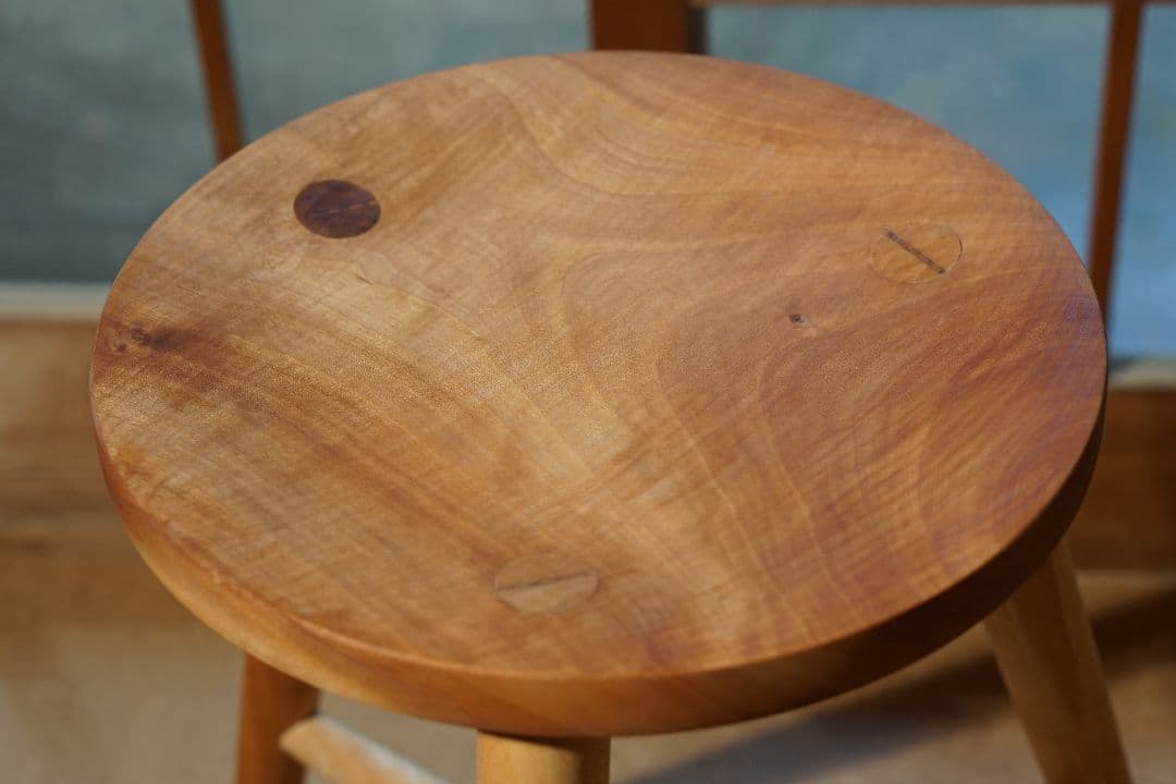 〜お部屋に置くだけで、なぜかほっとする〜 桜のスツール