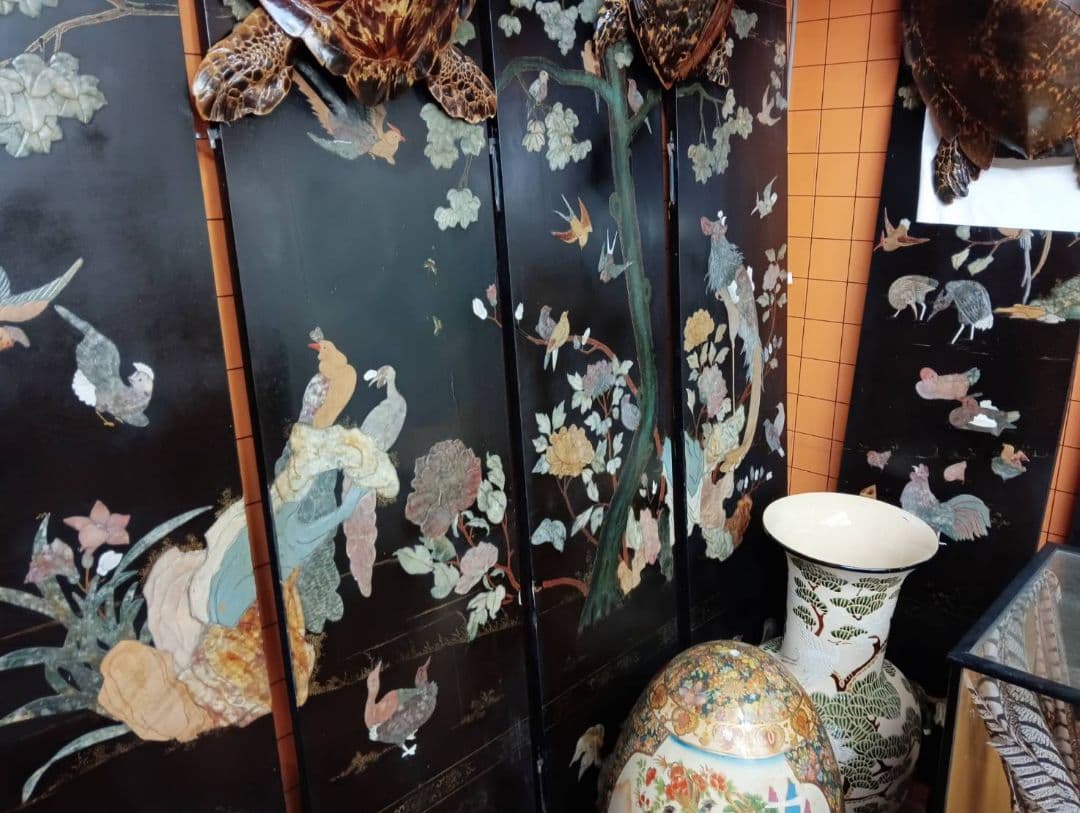 花鳥風月の木製屏風