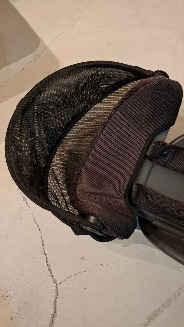 ギュット・クルーム・F・DX　前用チャイルドシート