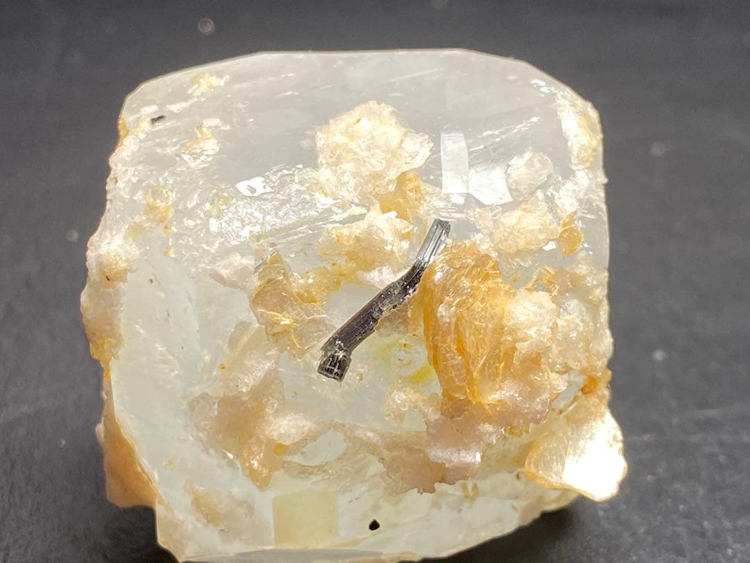 アクアマリン　赤雲母　71g