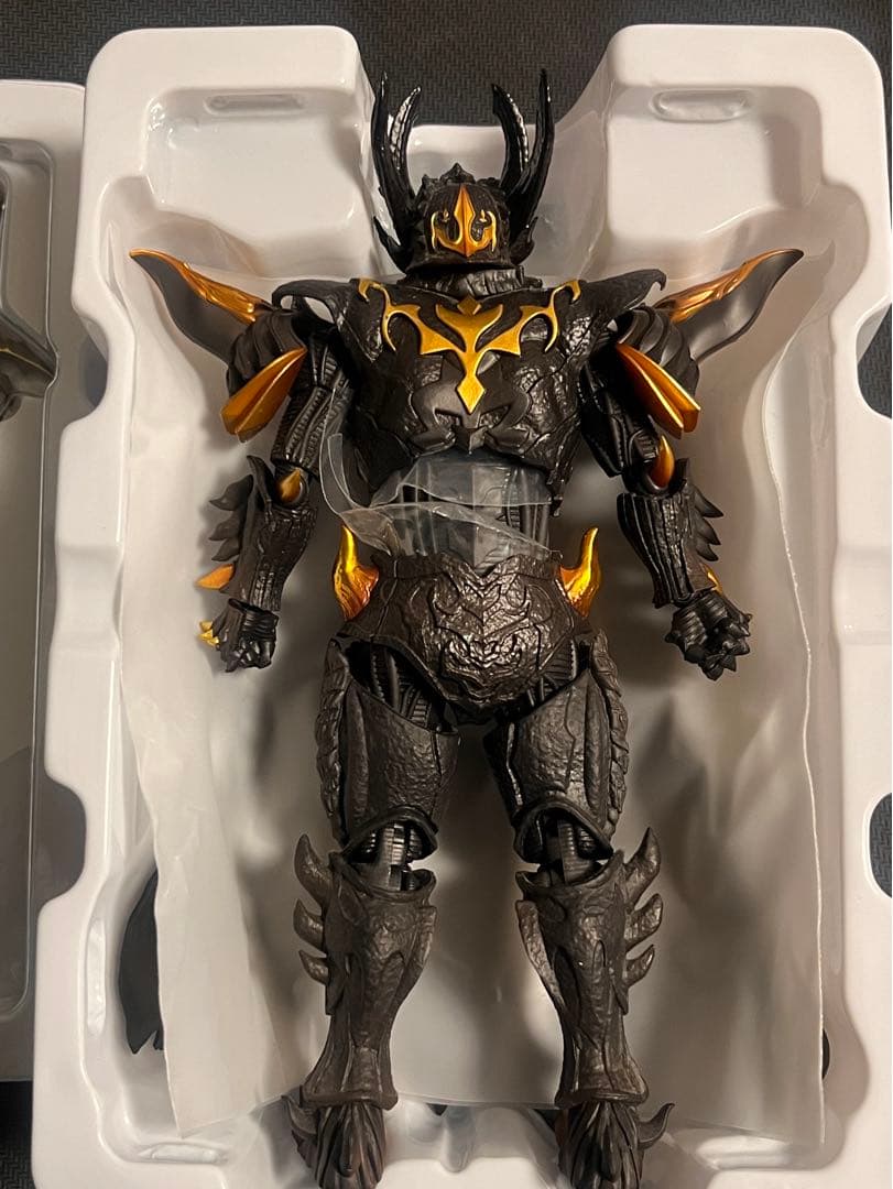 s.h.フィギュアーツ 真骨彫製法　暗黒騎士キバ