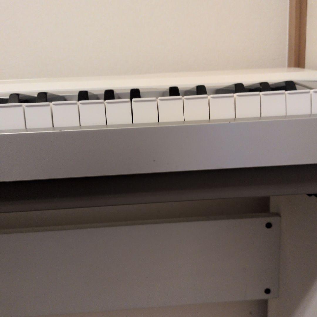 CASIO PX-130 PriviA ホワイ電子ピアノ