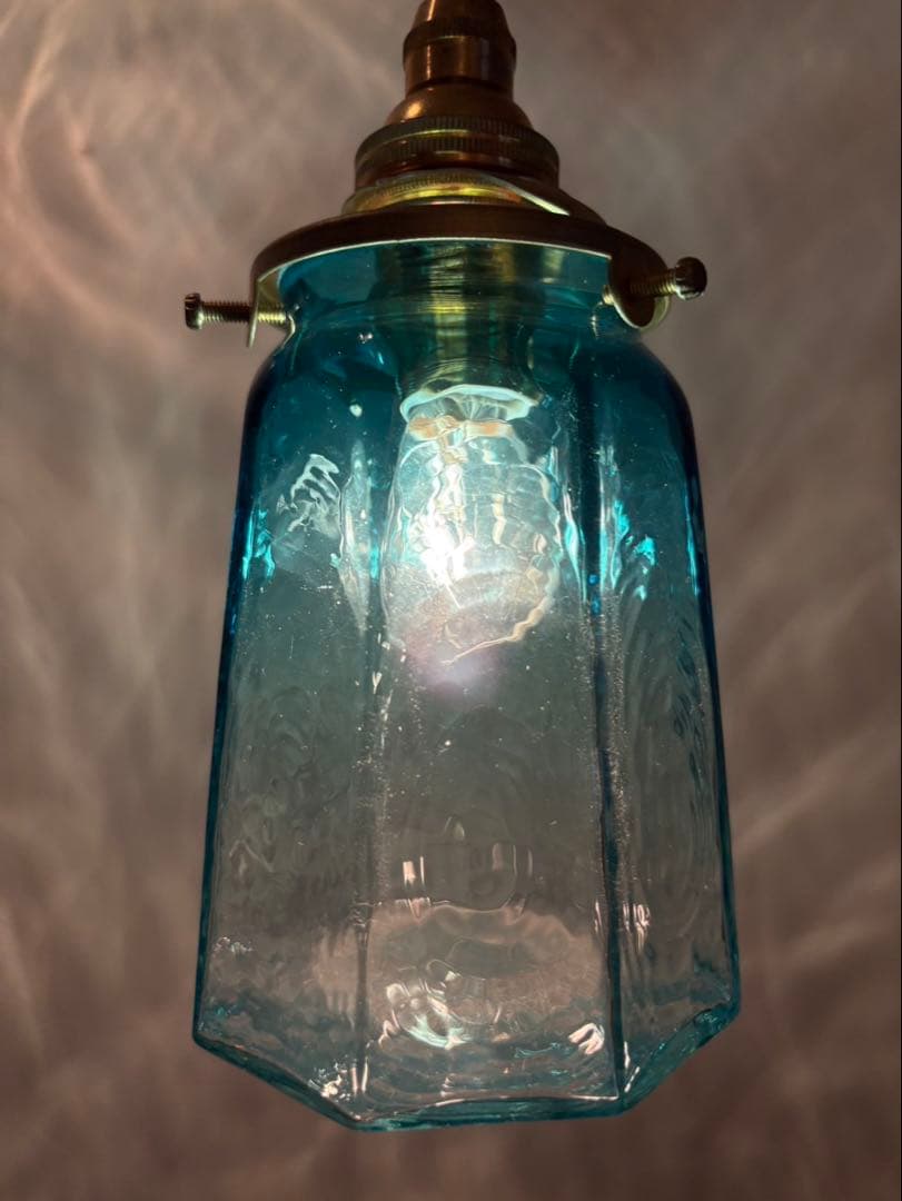 安土草多　青いガラスのペンダントライト　コードと電球付き
