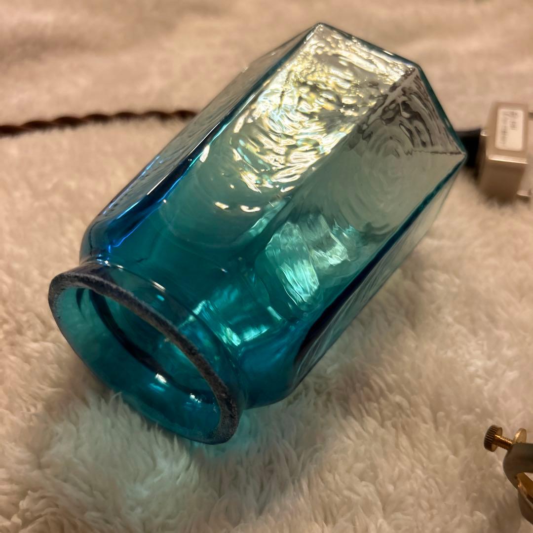 安土草多　青いガラスのペンダントライト　コードと電球付き