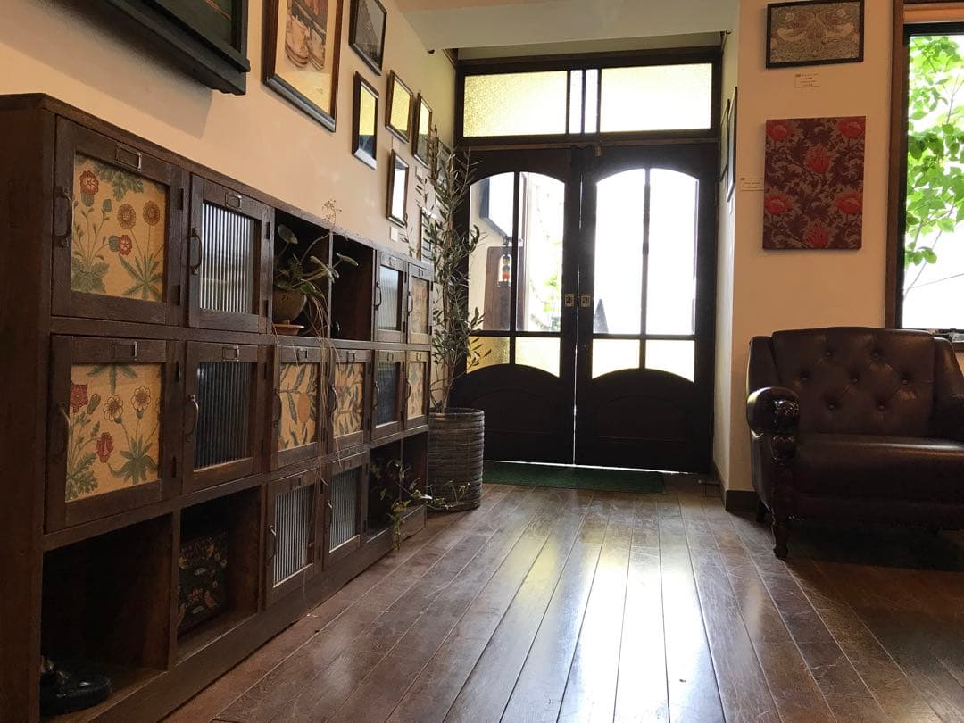 【カエル】レトロ木製キャビネット ウィリアムモリス柄　扉付き