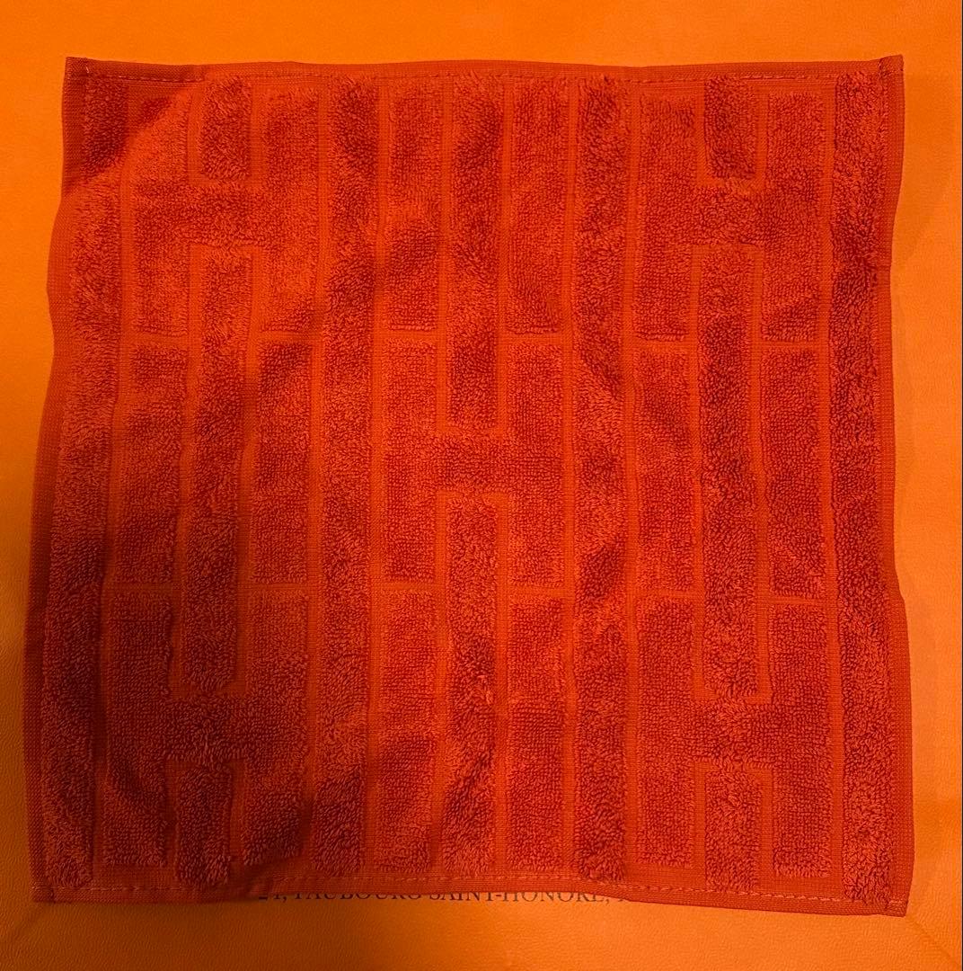 【新品未使用】《HERMES》ハンドタオル　オレンジ・ナチュラル
