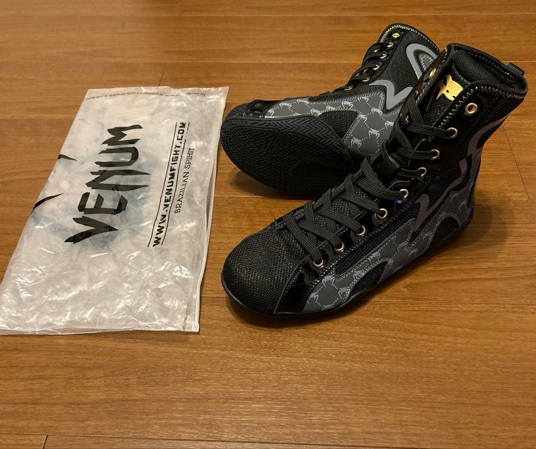 【新品未使用】VENUM ELITE EVO MONOGRAM ボクシング