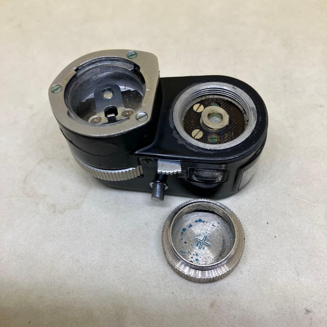 OLYMPUS-PEN F(露出計付)と38mm、100mmの2本セットです。