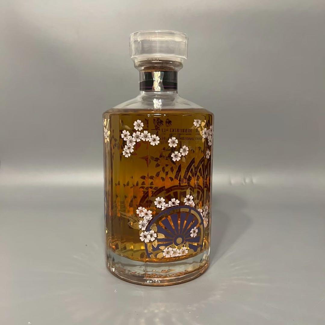 海外限定商品　響　ジャパニーズハーモニーマスターズセレクト　意匠ボトル　箱付き