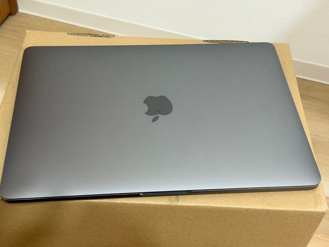 MacBook本体 MacBookPro 2022 M2 16GB SSD256