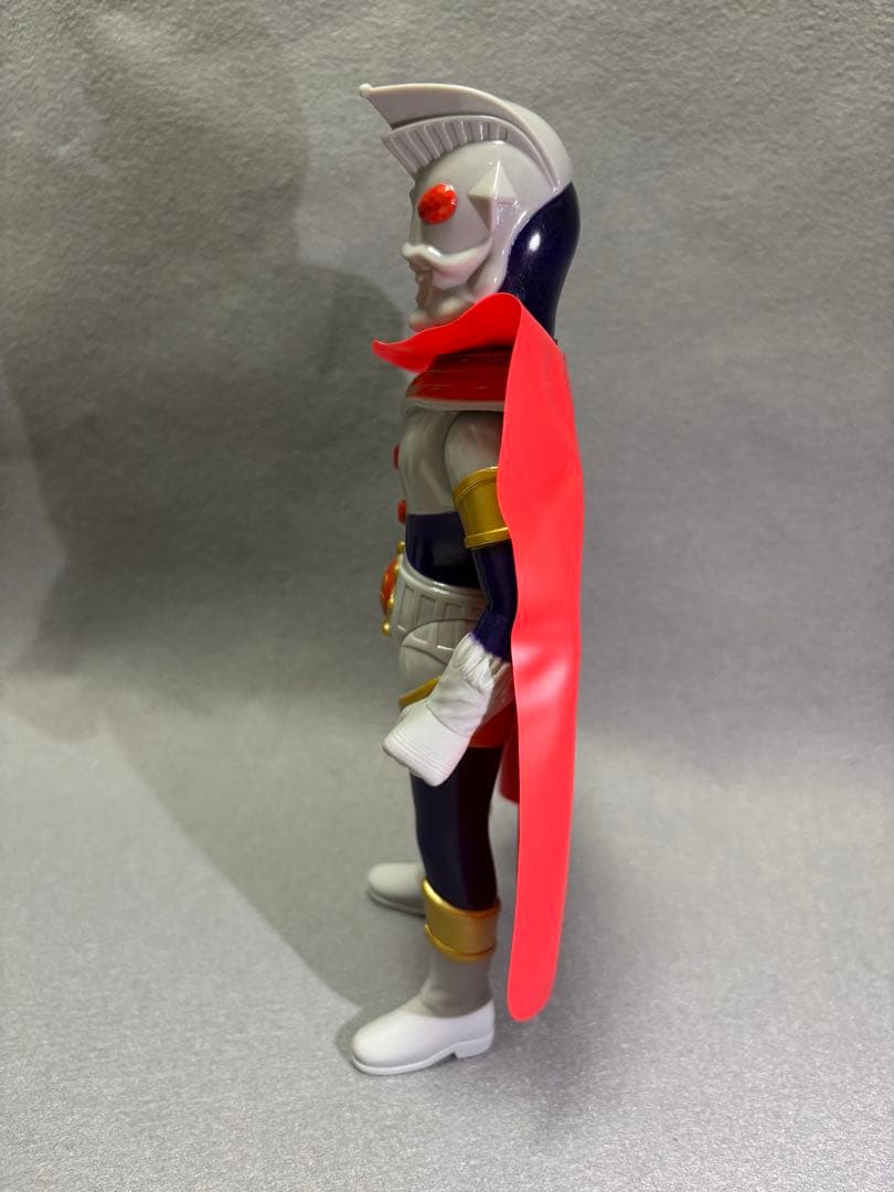 円谷コミニュケーションズ ウルトラマンキング ソフビ