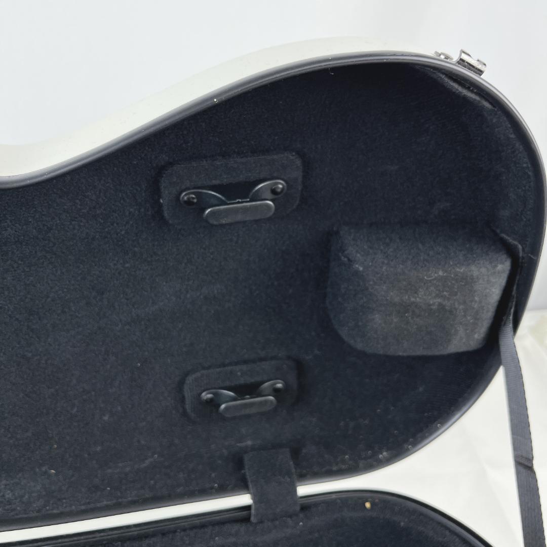 イーストマン　J.W. Eastman バイオリンケース ホワイト　4/4サイズ