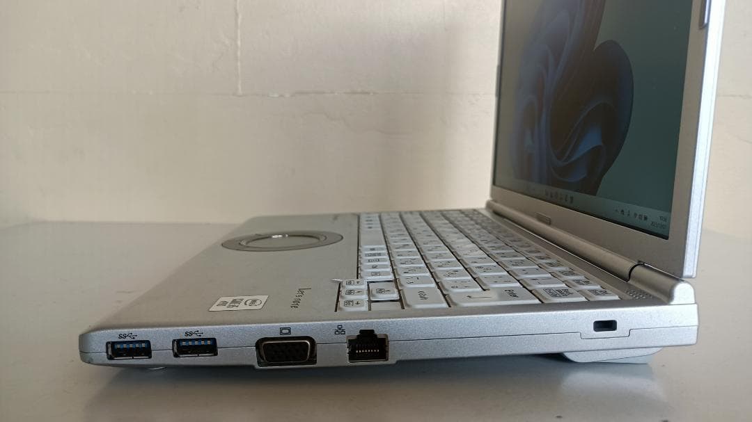 ノートパソコンPanasonic第十世代Core i5 SSD256Gメモリ8G