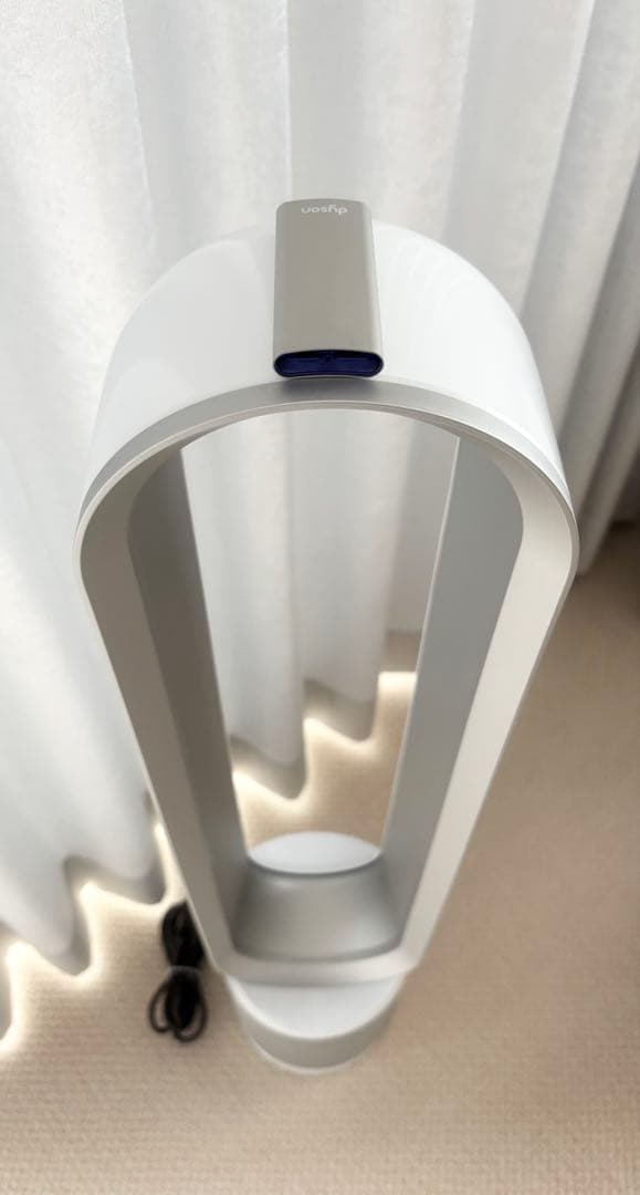 ダイソン 空気清浄機能付タワーファン　Pure Cool (TP00 WS)