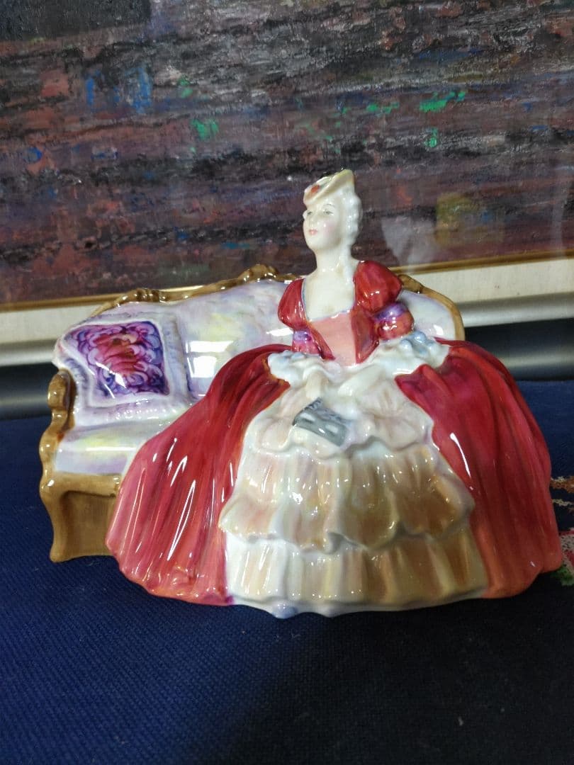 ロイヤルドルトン　貴婦人