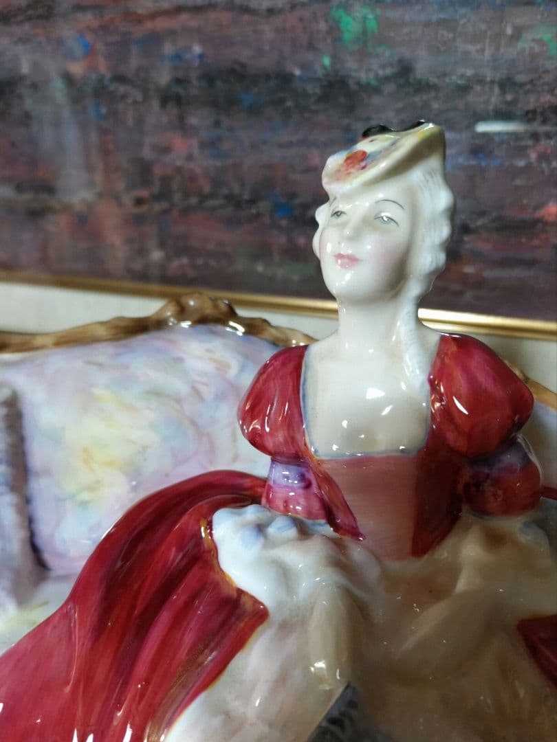 ロイヤルドルトン　貴婦人