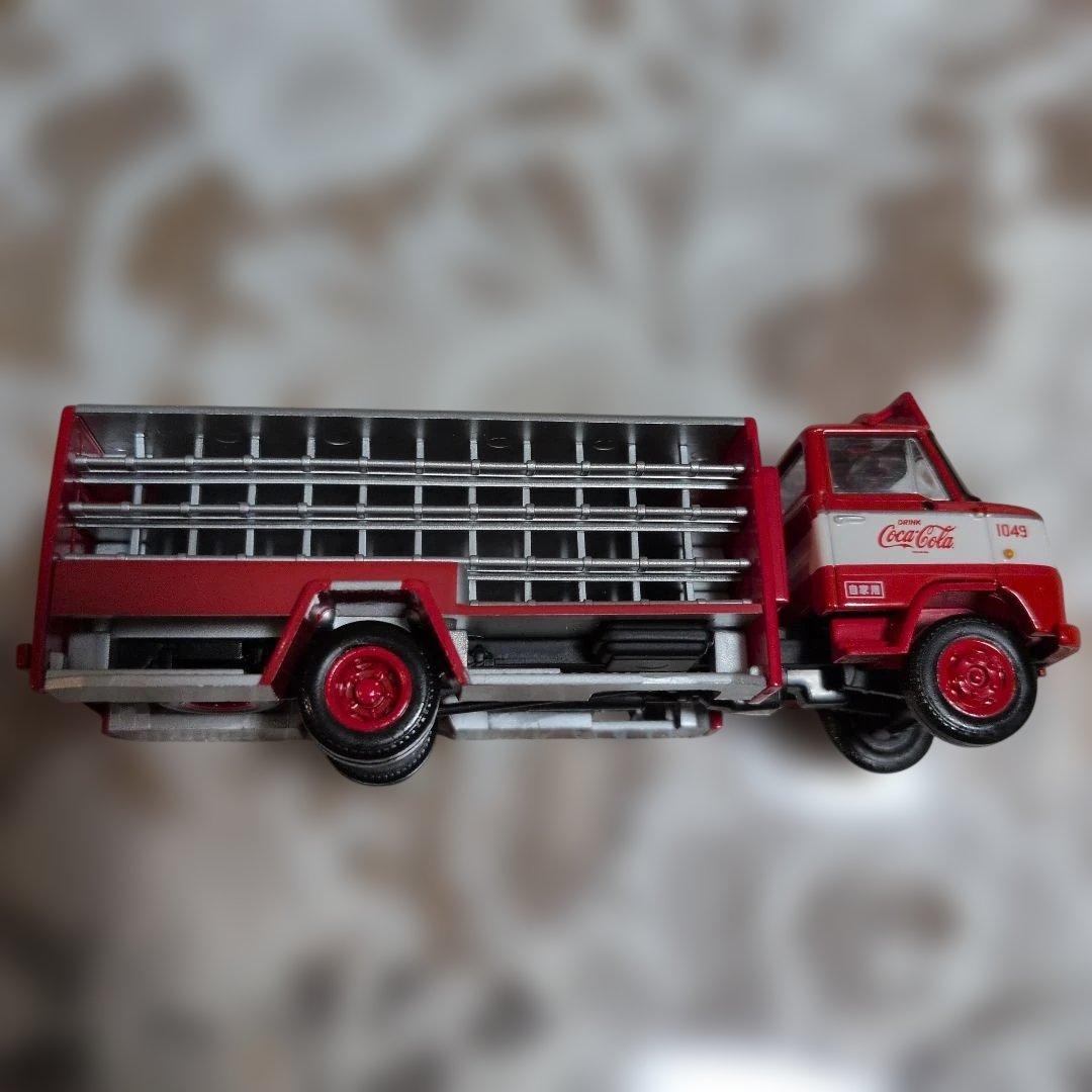 トミカ　リミットヴィンテージ日産 3.5tトラック　ルートカー（コカ・コーラ）