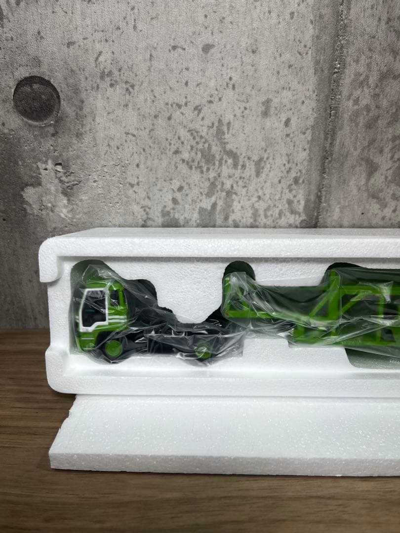 トミカリミテッドヴィンテージ「LV-N225a・いすゞカートランスポーター」