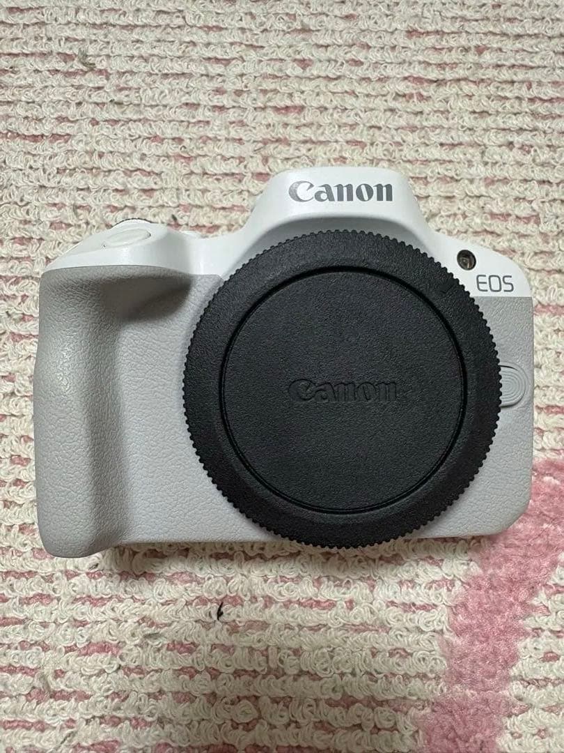 CanonEOSR50ミラーレス一眼レンズ2本セットSD64GB付き