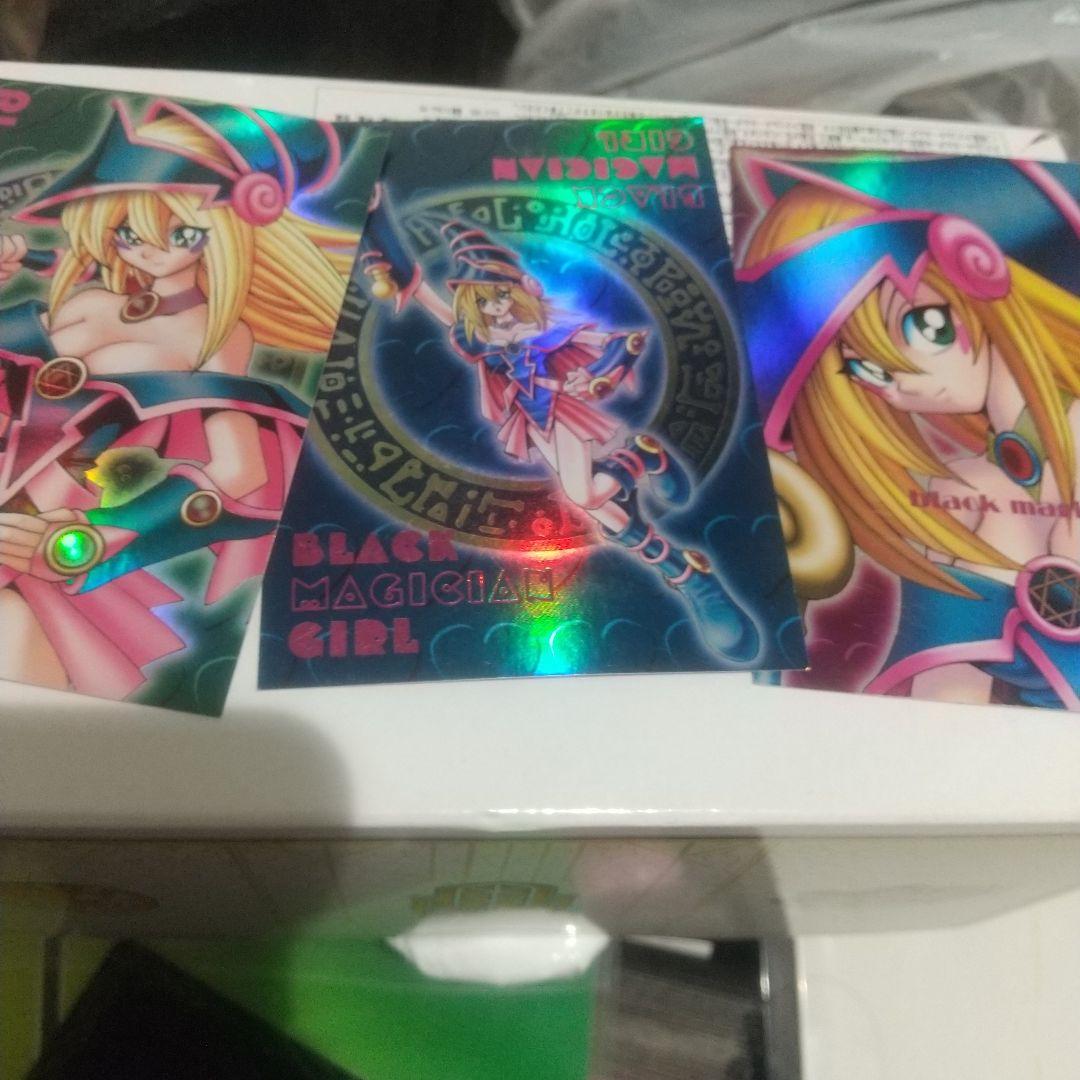 傷ありブラック・マジシャン・ガール ホロカードピンク文字ウルトラ3枚セット