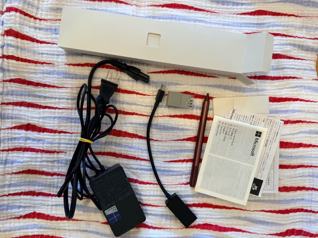 【動作OK】Microsoft Surface Pro 箱・純正付属品つき