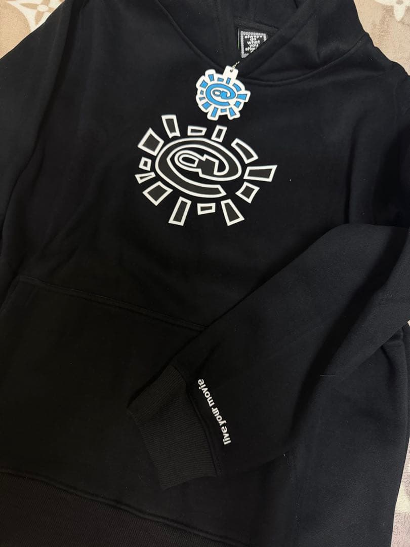 売り子 黒 パーカー