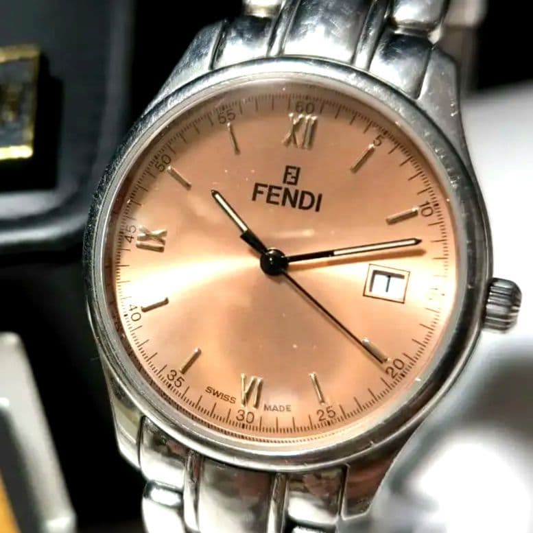 稼動品【FENDI】210G 腕時計 サーモンピンク メンズ 箱付き デイト