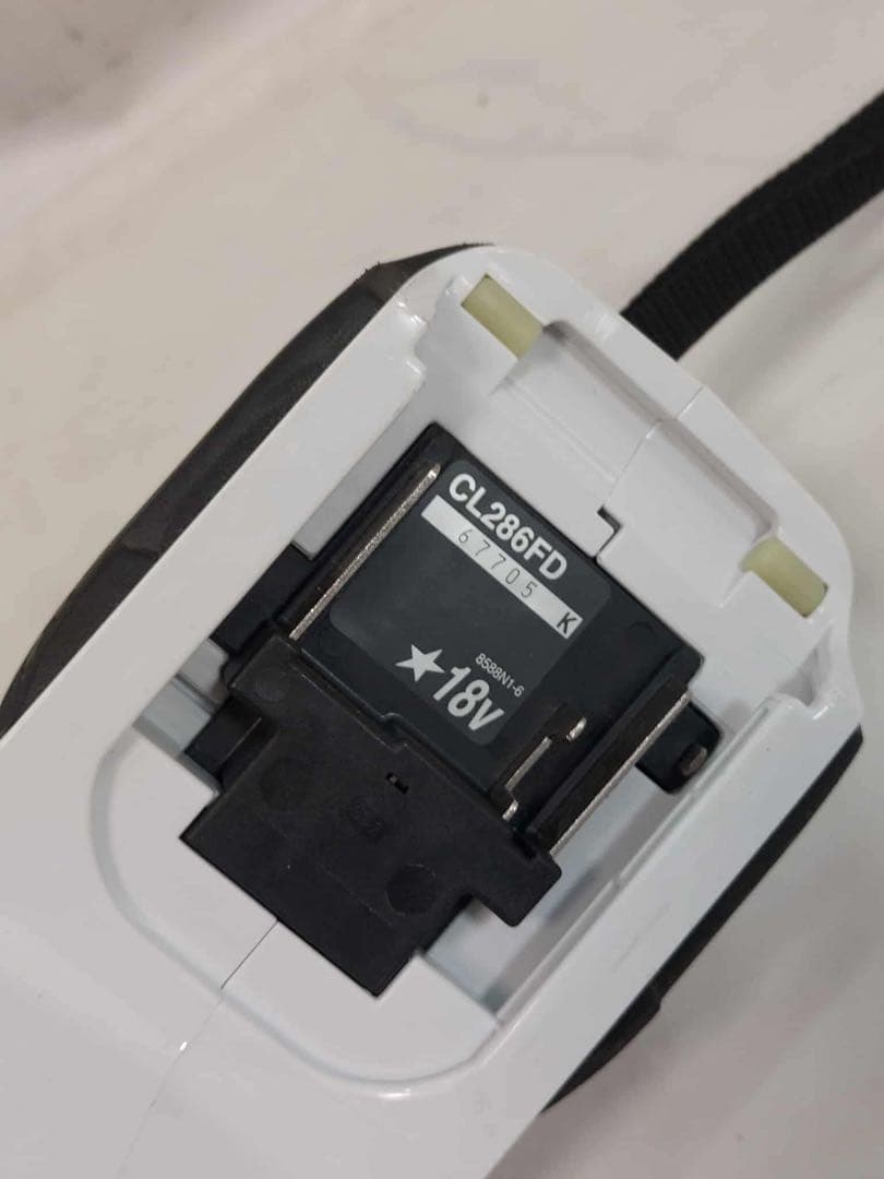 【ジャンク品】マキタ 充電式クリーナー 本体のみ CL286FD