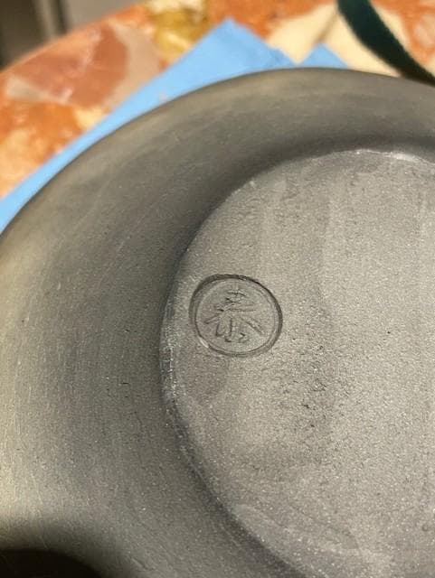 黒色陶器茶碗と木製箱セット