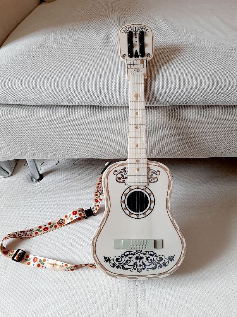 ディズニー　ピクサー　リメンバーミー　COCOギター　ポップコーンバケット