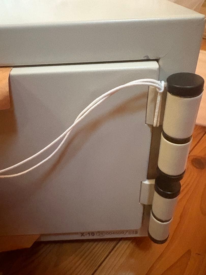 日本アイエスケイ 金庫 家庭用 日本製 耐火性能 A4ファイル収納 ワンキー式