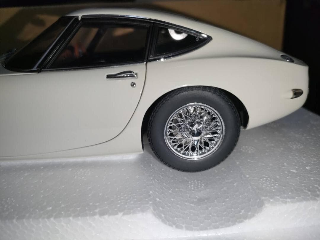 オートアート コンポジット 1/18 トヨタ・2000GT ワイヤースポーク 白