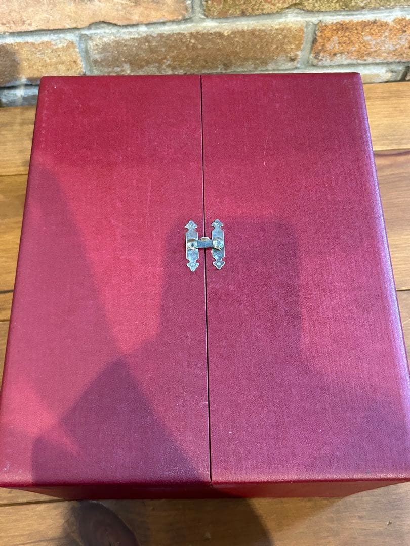 金工師 板保次作 銅製 「おすまし」 　ブロンズ像