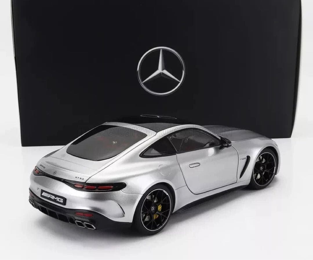メルセデスAMG GT63 4MATICクーペ ハイテックシルバー 1/18