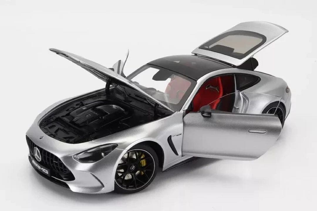 メルセデスAMG GT63 4MATICクーペ ハイテックシルバー 1/18
