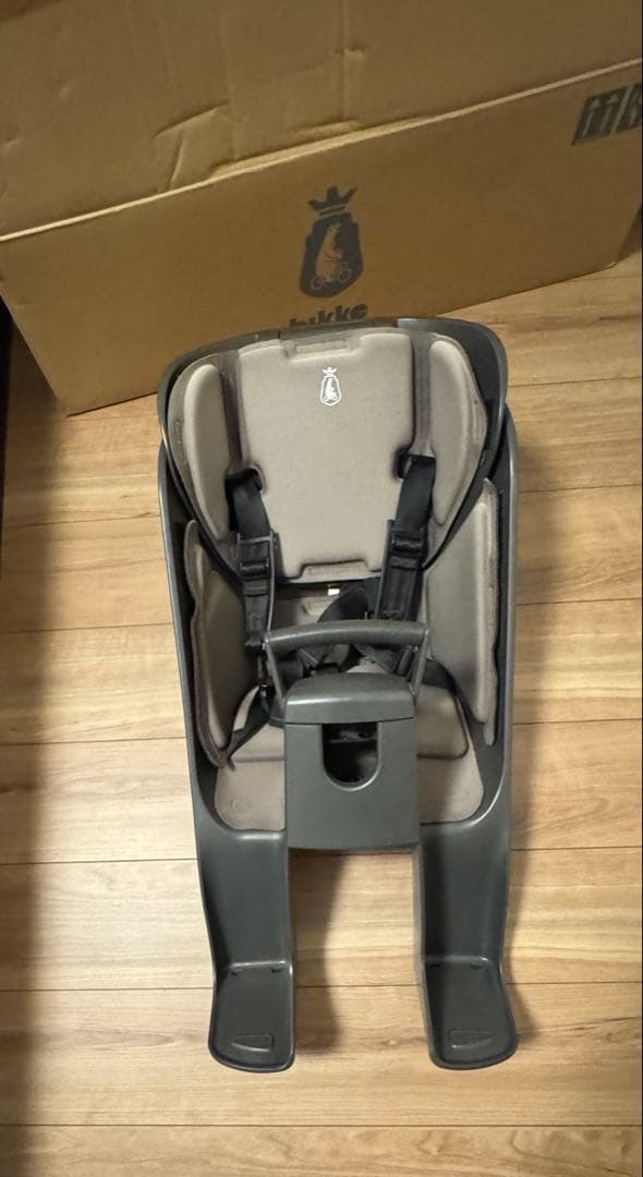 フロントチャイルドシート　ブリヂストンビッケモブ